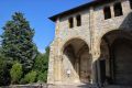 Scorcio del portico dell'Abbazia di San Basilide - Badia Cavana